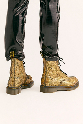 doc martens crackle