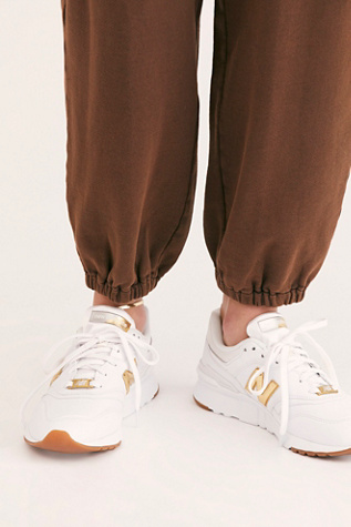 new balance free people
