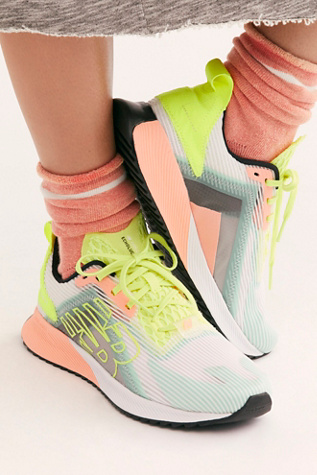 new balance free people