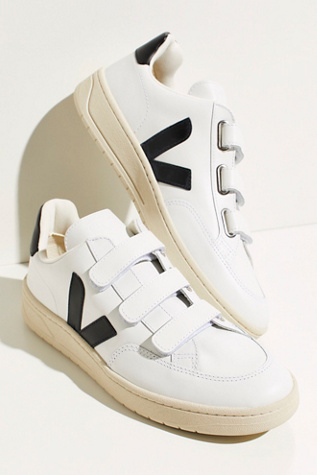 veja v sneakers