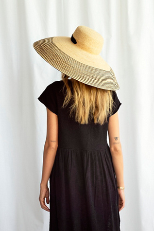 oversized straw sun hats