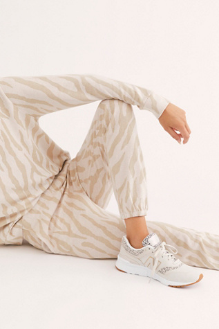 new balance free people