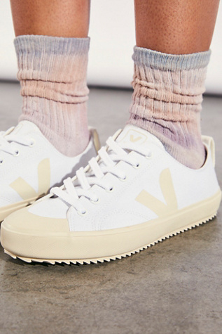 Veja on sale nova sneaker