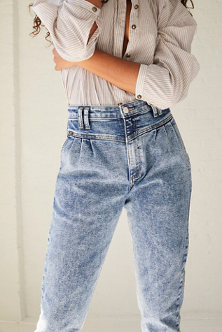 lee pleated jeans