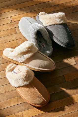 Minnetonka Chesney Slipper