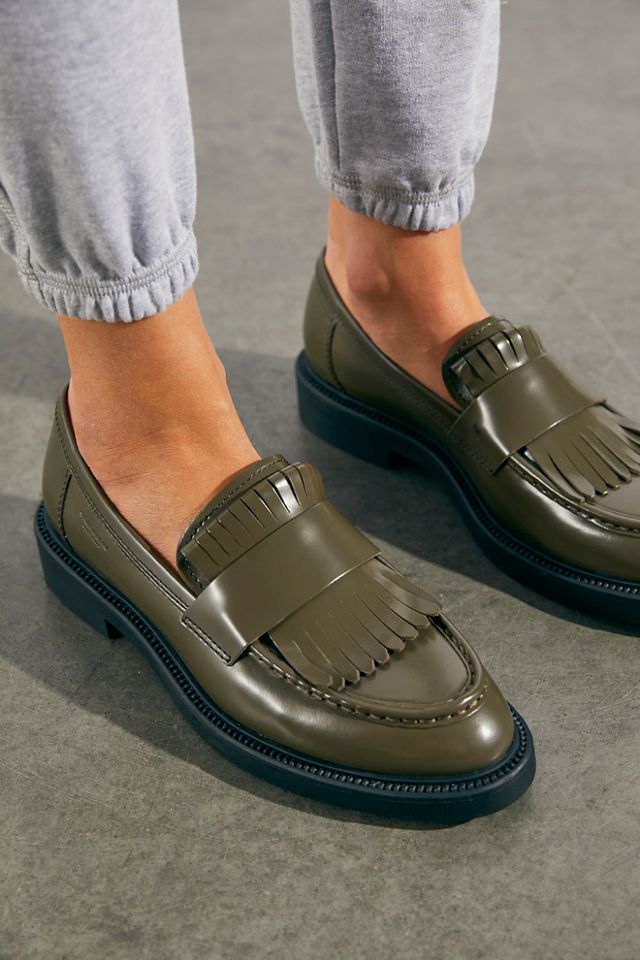 vagabond alex flat loafer in black