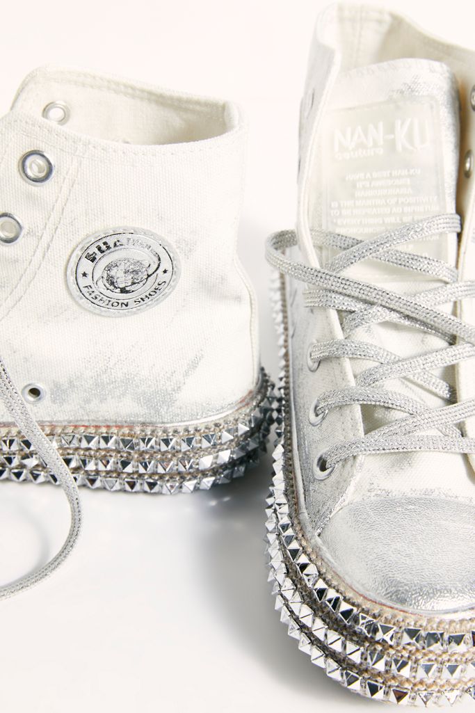 wanderay high top sneaker