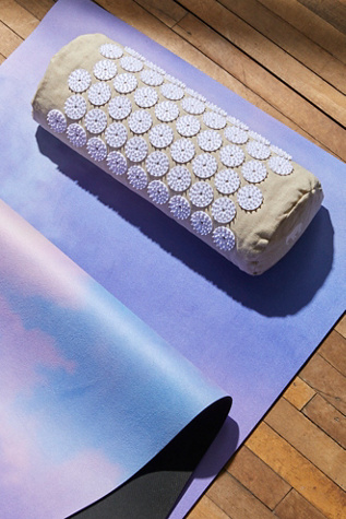 bed of nails pillow