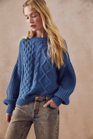 Dream Cable Crewneck Sweater