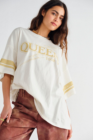Queen Tour 80 One Size Tee