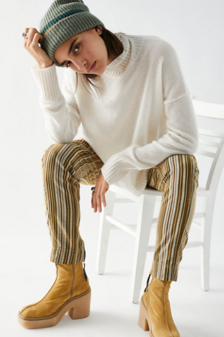 Poppy Cashmere Turtleneck