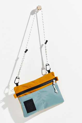 Topo Carbiner Shoulder Bag