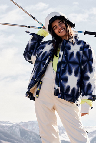 Bunny Slope Printed Puffer