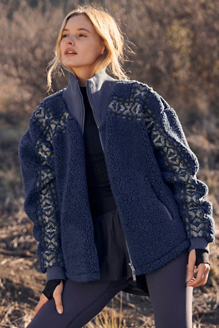 Snowy Peaks Fleece
