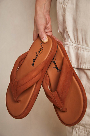 Wonderland Thong Sandals