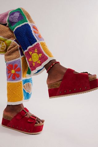 Rule Breaker Flatform Sandals