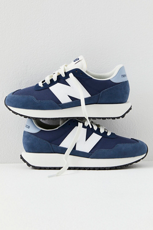 237 Sneakers