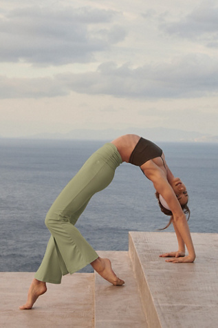 Arabesque Split Flare Pants