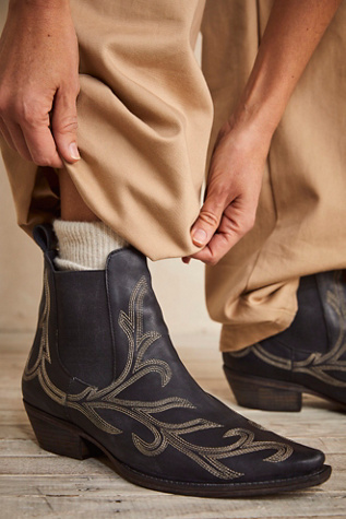 Wayward Western Boots