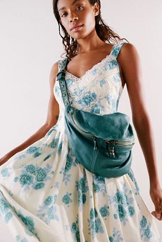 Bolsa Nova Bella Sling Bag