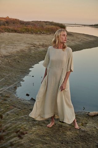 Live Light Midi Dress