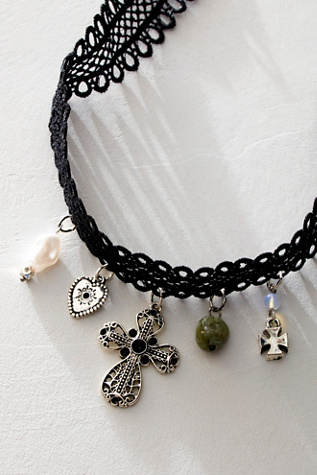 Lacey Nights Choker