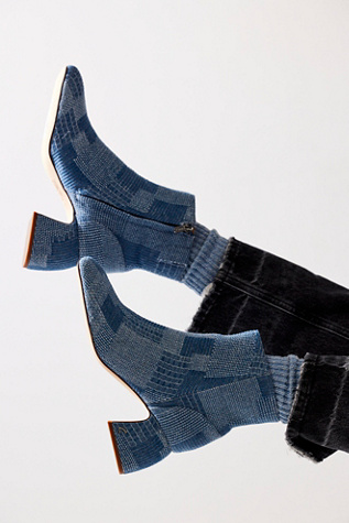 Ozzie Ankle Boots