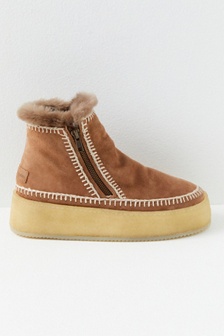 Setsu Crochet Platform Boots