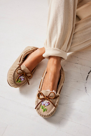 FP X Minnetonka Ziigwan Waabigwan Moccasins