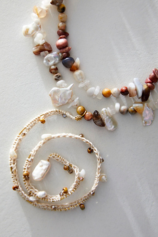 Ariana Ost Spiral Choker