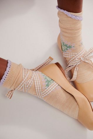 Raggedy Ankle Socks