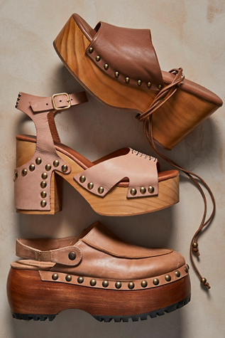 Everette Platform Clogs