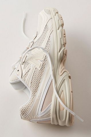 New Balance 740 Sneakers