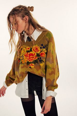 Camo Rose Pullover