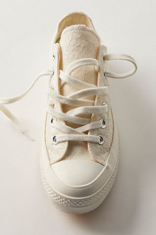 Chuck 70 Low Top Lace Sneakers
