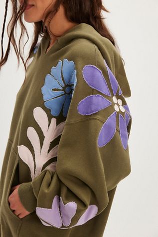 We The Free It's A Vibe Flowers Hoodie