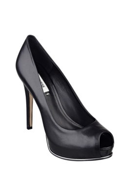 Honora Platform Pumps | GUESS.com