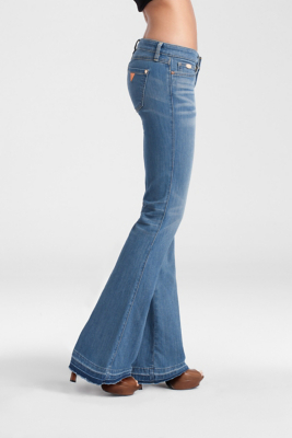 Foxy Jeans - Dusty Wash | GUESS.com