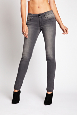 Sophia Mid-Rise Curvy Skinny Jeans in Ornate Wash | GUESS.com