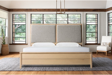 Woodbridge King Upholstered Bed