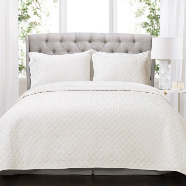 White Ava Diamond 3 Pc Oversized King Quilt Set Kirklands