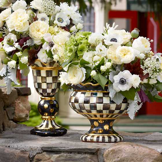 Courtly Check Stately Vase image three