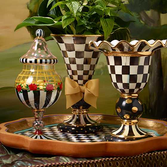 Courtly Check Stately Vase image four