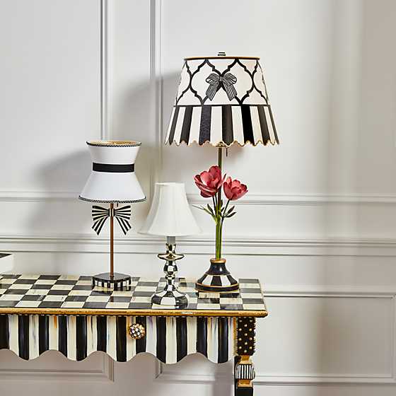 Pretty As A Bow Table Lamp image seven