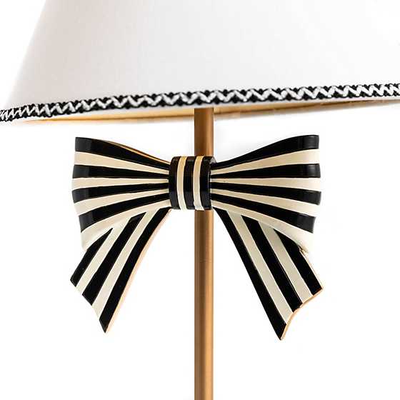 Pretty As A Bow Table Lamp image eleven