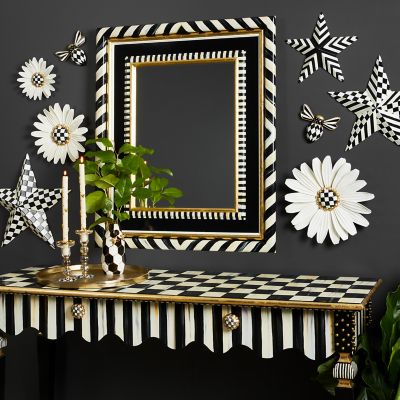 Queen Bee Decor Set – Liz and Ivy