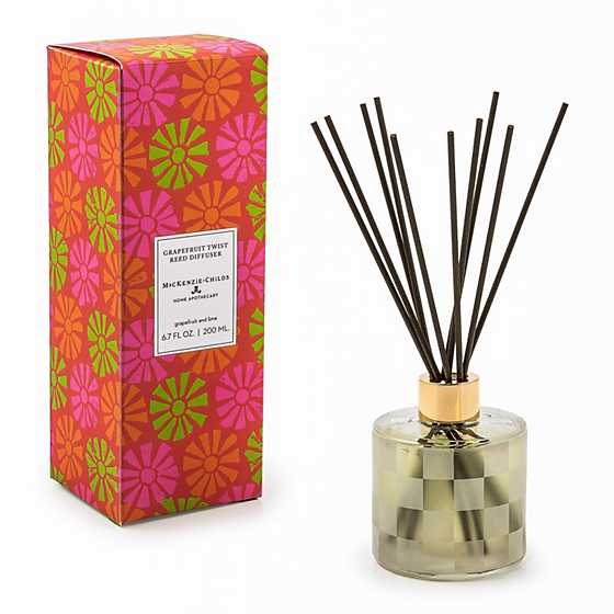 Grapefruit Twist Reed Diffuser image two