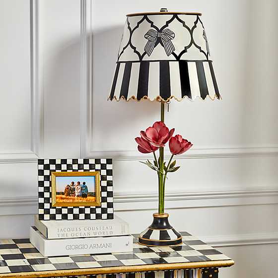 Flower Show Table Lamp image four