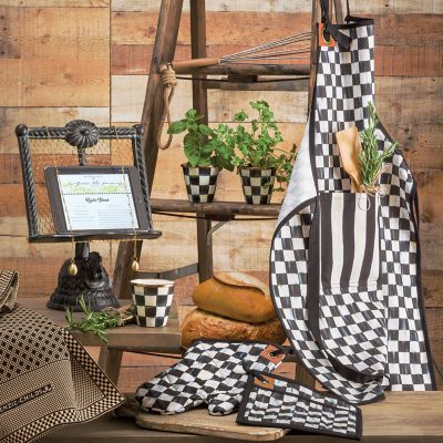 Black and White Paws Pot Holder