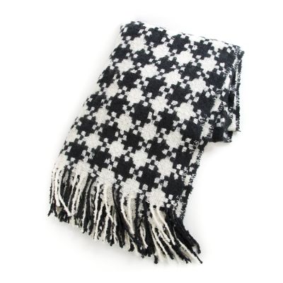 Black & Ivory Houndstooth Throw